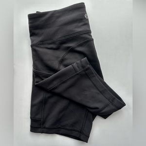 Lululemon invigorate shorts 4” in black with pockets